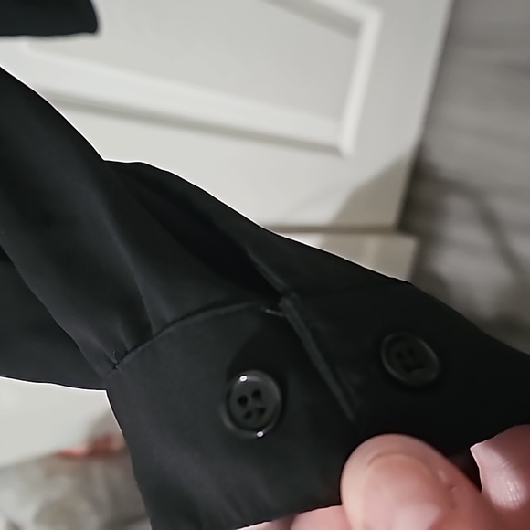 Like  new black dress blouse size 22 - Picture 3 of 5